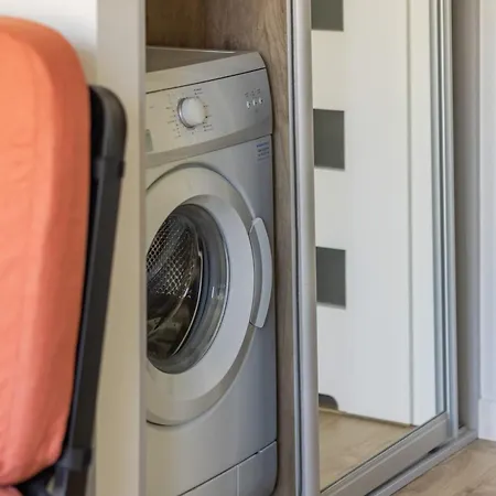 Functional & Modern Close To The Capitol Theater By Renters Warszawa
