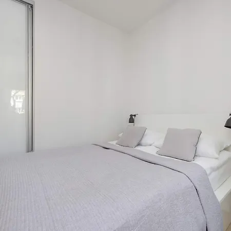 Functional & Modern Close To The Capitol Theater By Renters * Warszawa
